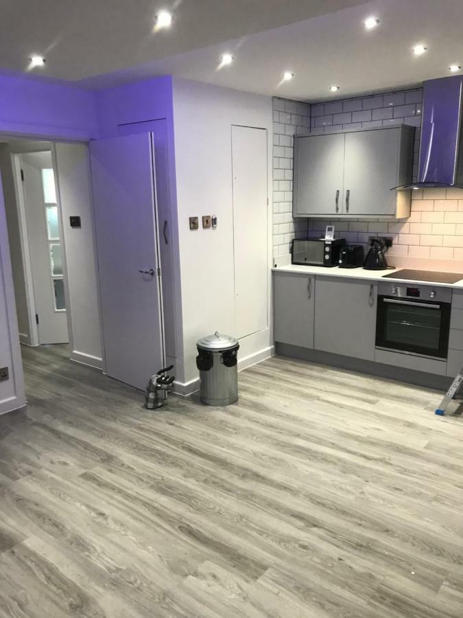 Luxury Panoramic Balcony Swindon Central Exterior foto