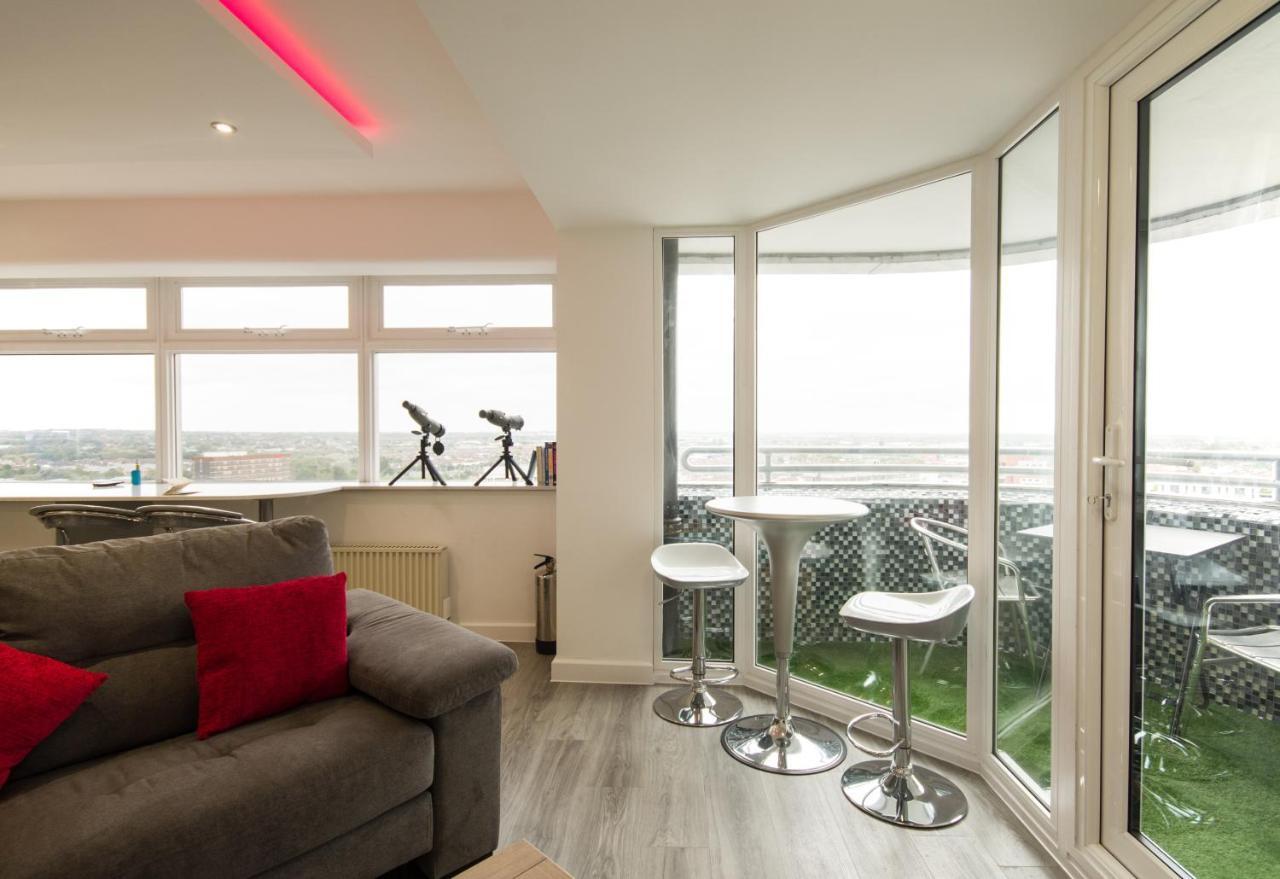 Luxury Panoramic Balcony Swindon Central Exterior foto